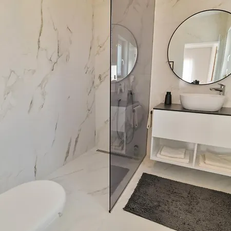 Luxury Bella Lela * Τρογκίρ