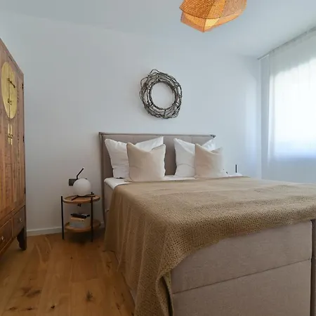 Luxury Bella Lela Τρογκίρ